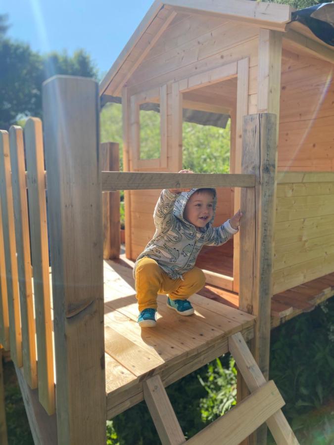 多塞克斯特兰尼山间小屋 Mýto pod Ďumbierom 外观 照片